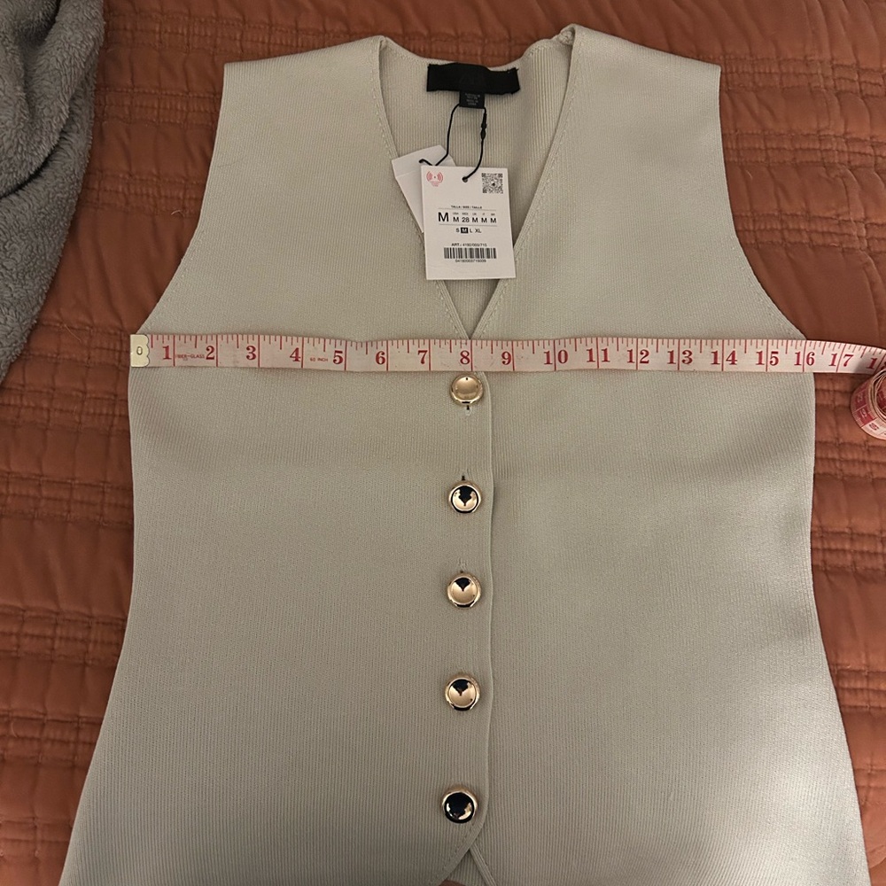 Zara Cream Sleeveless Button-Up Top - Picture 3 of 6